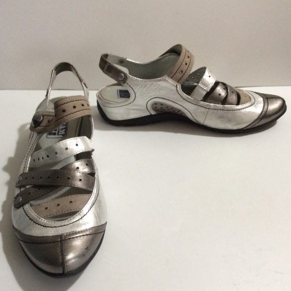 Mam’Zelle silver leather upper closed toe sandal - Picture 1 of 7